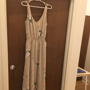 Kendall Maxi Wedding Dress- Bouquet Toss